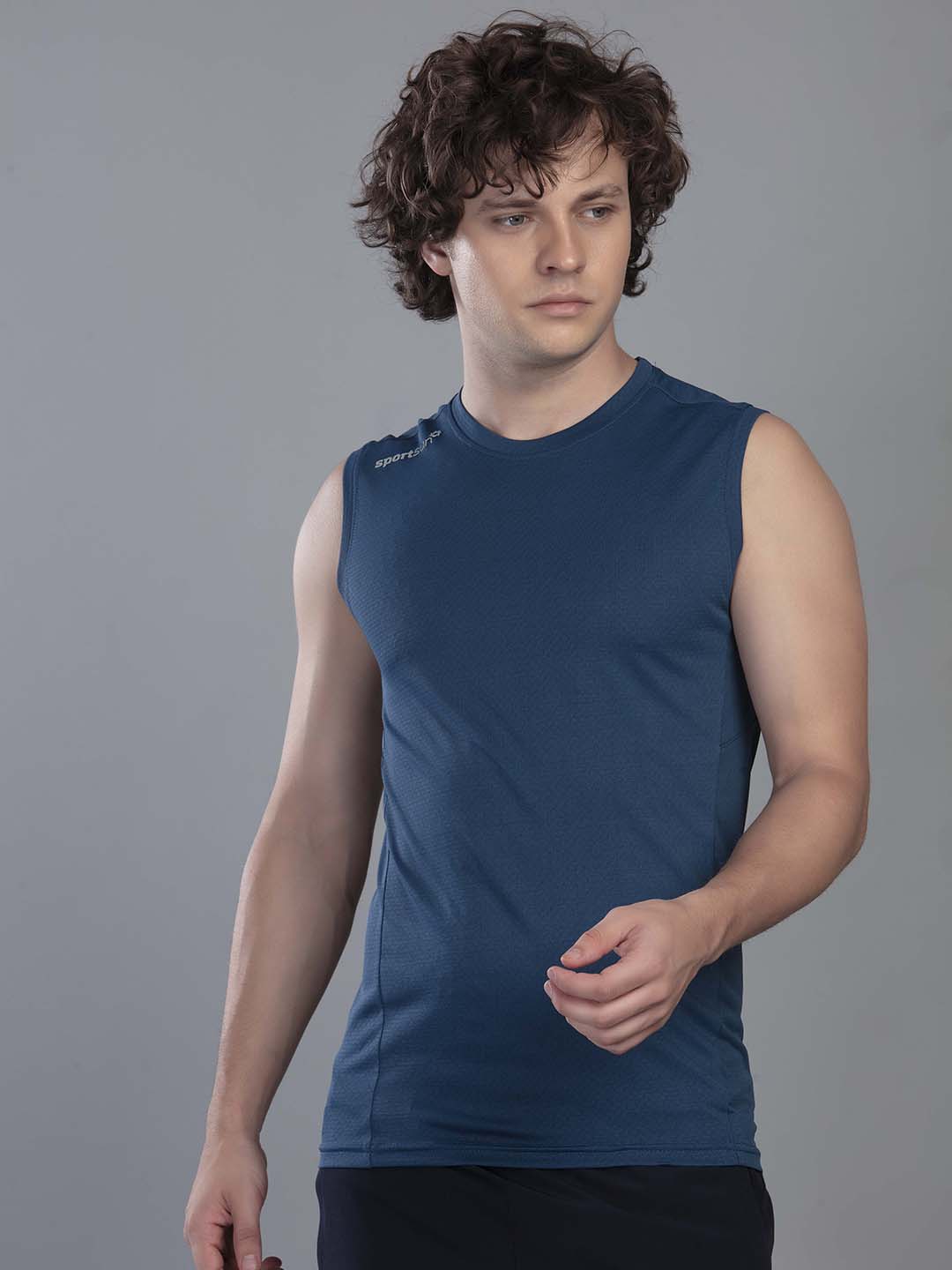 CUT SLEEVE ROUND NECK